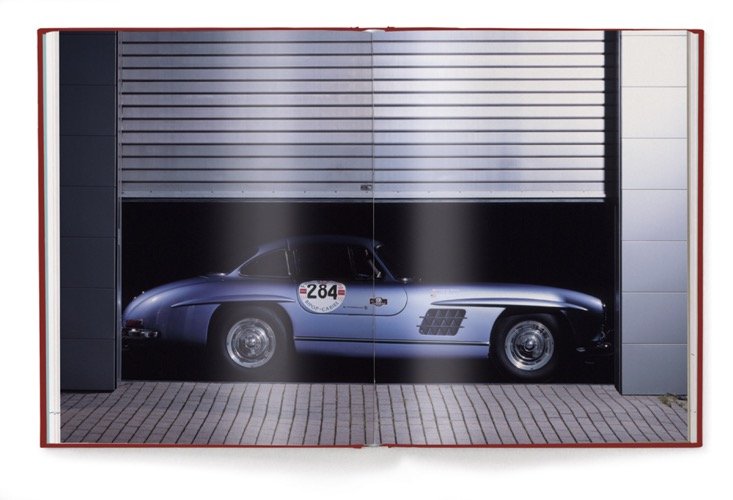 MERCEDES-BENZ 300 SL ICONIC CARS BY JÜRGEN LEWANDOWSKI & RENÉ STAUD