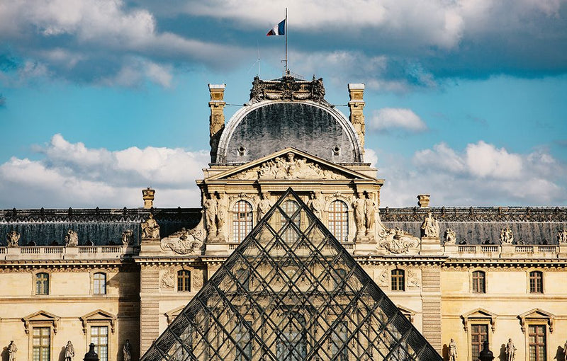 MENDO STREETS OF PARIS