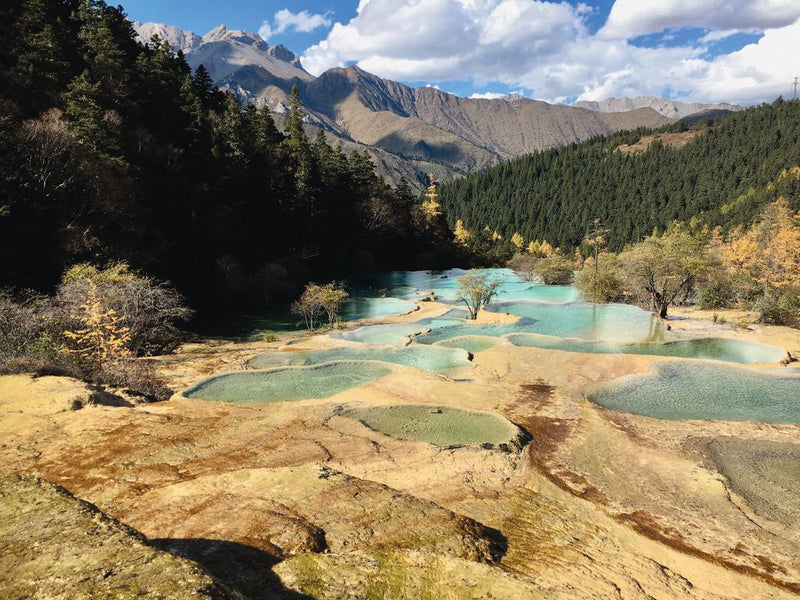 CHINA, HARMONY OF COLOURS BY ANNETTE MORHENG