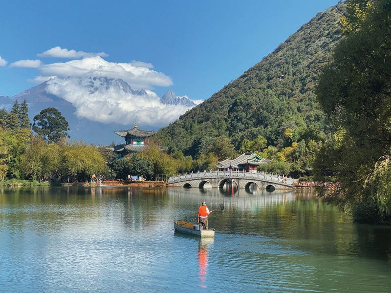 CHINA, HARMONY OF COLOURS BY ANNETTE MORHENG