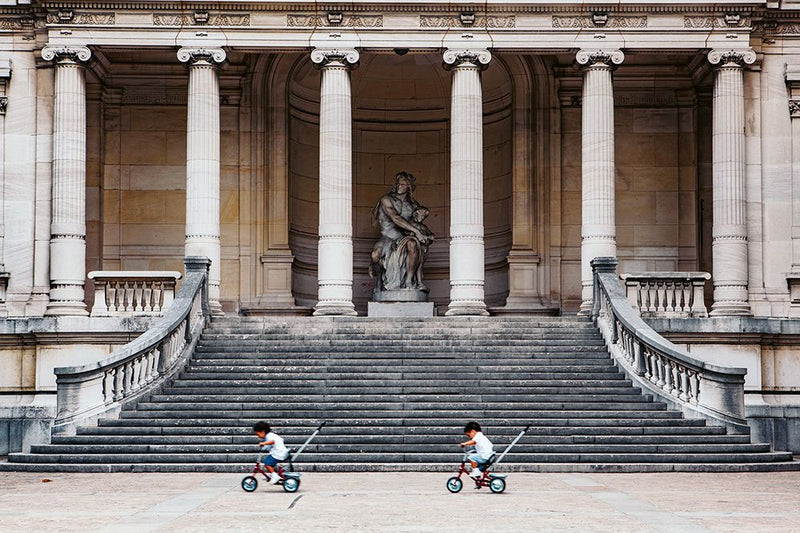 MENDO STREETS OF PARIS